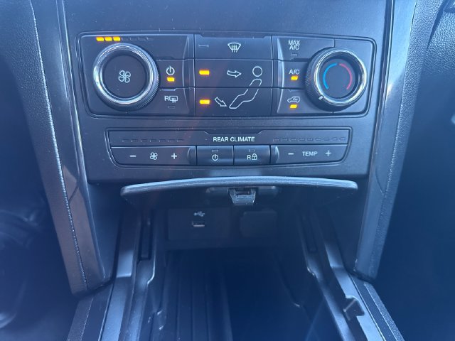 Used 2018 Ford Explorer XLT AWD/4WD image 24