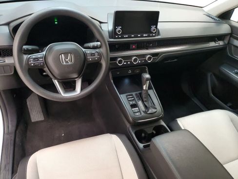 Used 2025 Honda CR-V LX image 17
