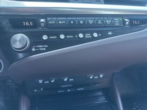 Used 2021 Lexus ES 250 AWD/4WD image 25