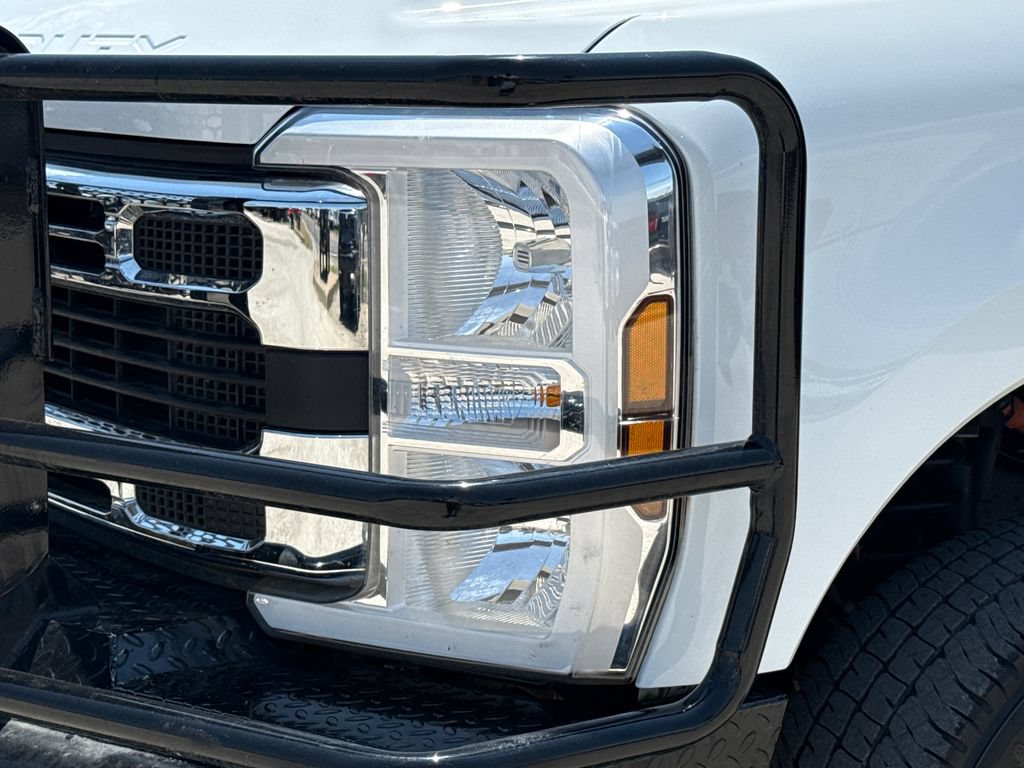 Used 2025 Ford F350 XLT w/ 360-Degree Camera Package AWD/4WD image 4