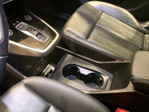 Used 2024 Audi Q4 e-tron Premium Plus image 15