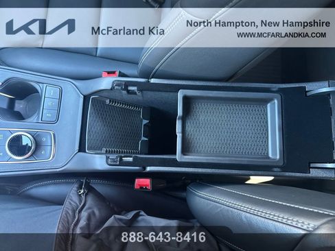 Used 2025 Cadillac XT4 Premium Luxury image 30