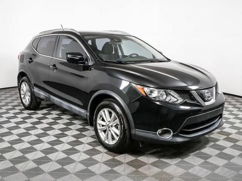 Used 2019 Nissan Rogue Sport SV w/ All-Weather Package FWD image 1