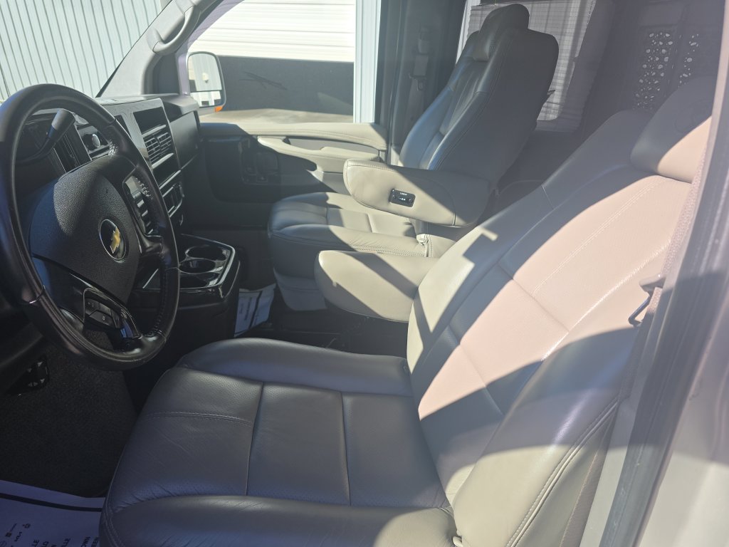 Used 2009 Chevrolet Express 1500 AWD w/ Preferred Equipment Group image 13