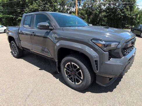 Certified 2026 Toyota Tacoma TRD Sport w/ TRD Sport Premium Package AWD/4WD image 9