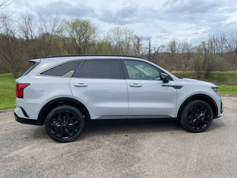 Certified 2022 Kia Sorento SX image 2