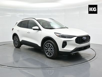 New 2025 Ford Escape SE w/ PHEV Premium Package