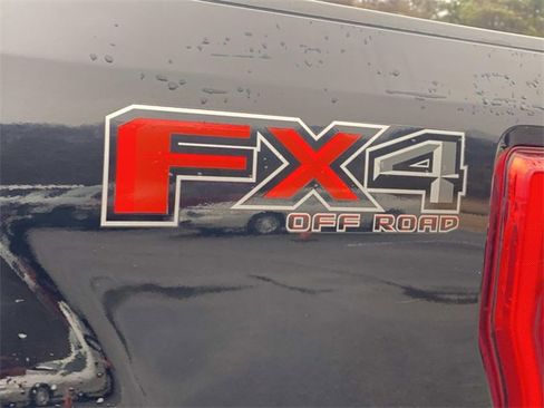 Certified 2017 Ford F250 Lariat w/ Lariat Ultimate Package image 13