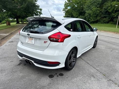 Used 2017 Ford Focus ST FWD image 7