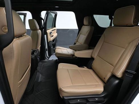 Used 2021 Chevrolet Tahoe Premier w/ Premium Package image 44