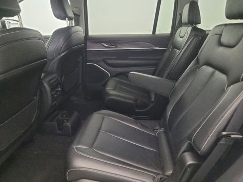 Used 2022 Jeep Grand Cherokee L Limited AWD/4WD image 18