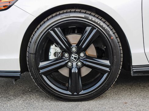 Used 2023 Honda Accord Sport image 9