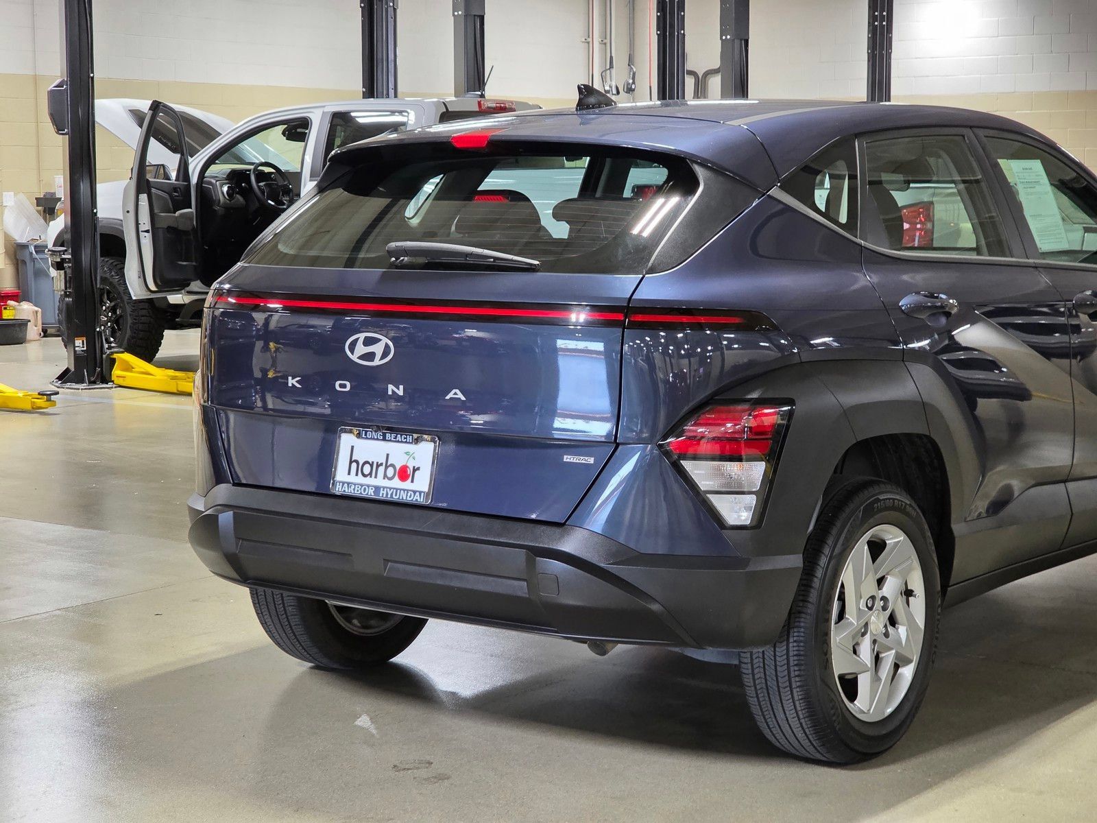 Used 2024 Hyundai Kona SE AWD/4WD image 11