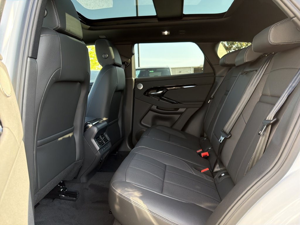 New 2026 Land Rover Range Rover Evoque Hoxton AWD/4WD image 5