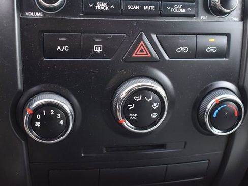 Used 2012 Kia Sorento LX image 24