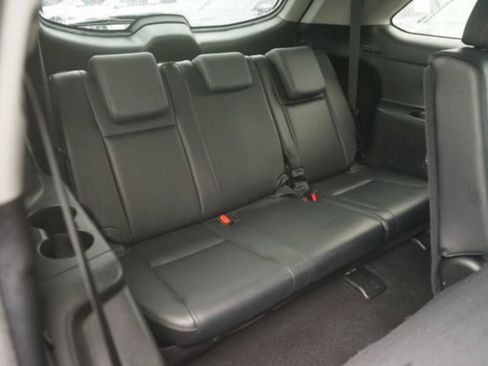 Used 2015 Toyota Highlander XLE FWD image 16