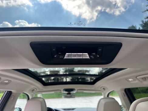 Used 2021 BMW X7 xDrive40i w/ Executive Package AWD/4WD image 39