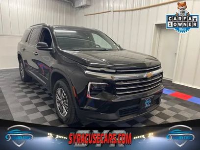Used 2025 Chevrolet Traverse LT