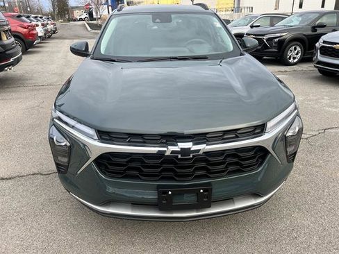 New 2026 Chevrolet Trax LT w/ Driver Confidence Package image 9