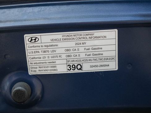 Used 2024 Hyundai Venue Limited FWD image 24