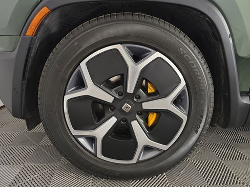 Used 2024 Rivian R1S Adventure AWD/4WD image 9