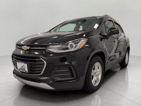 Used 2018 Chevrolet Trax LT w/ LT Convenience Package FWD image 12