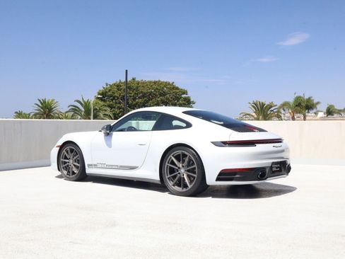 Certified 2024 Porsche 911 Carrera T RWD image 3