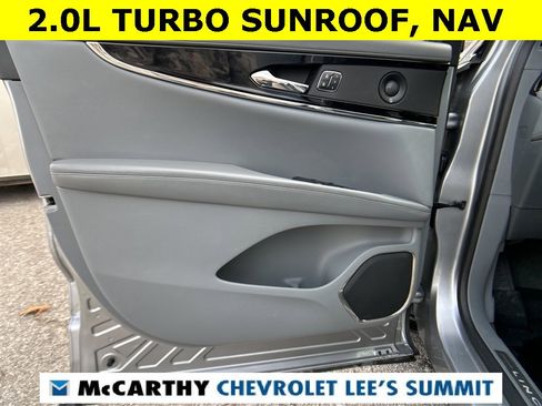 Used 2021 Lincoln Nautilus Reserve image 17