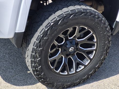 Used 2021 GMC Sierra 1500 SLT AWD/4WD image 7