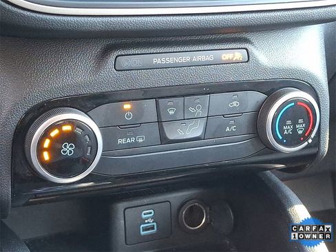 Used 2022 Ford Escape SE image 18