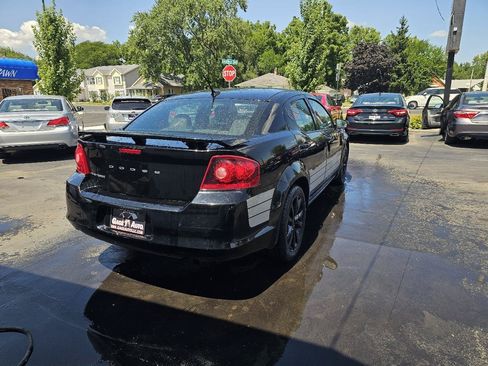 Used 2014 Dodge Avenger SE w/ Blacktop Package FWD image 11