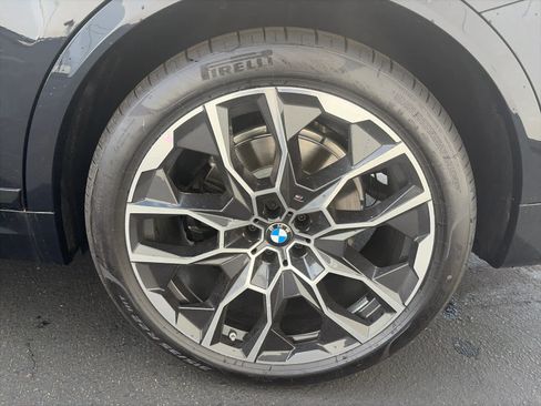 New 2026 BMW X7 xDrive40i w/ M Sport Package AWD/4WD image 7