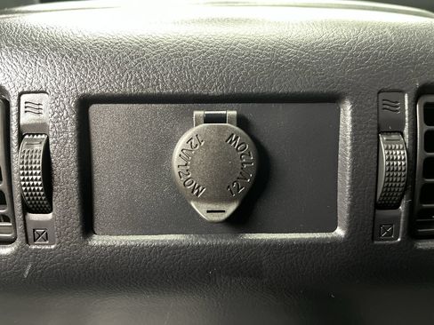 Used 2021 Toyota Tundra Platinum AWD/4WD image 14