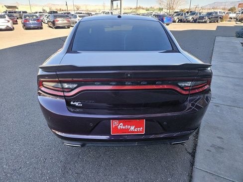 Used 2021 Dodge Charger SXT w/ Blacktop Package image 4