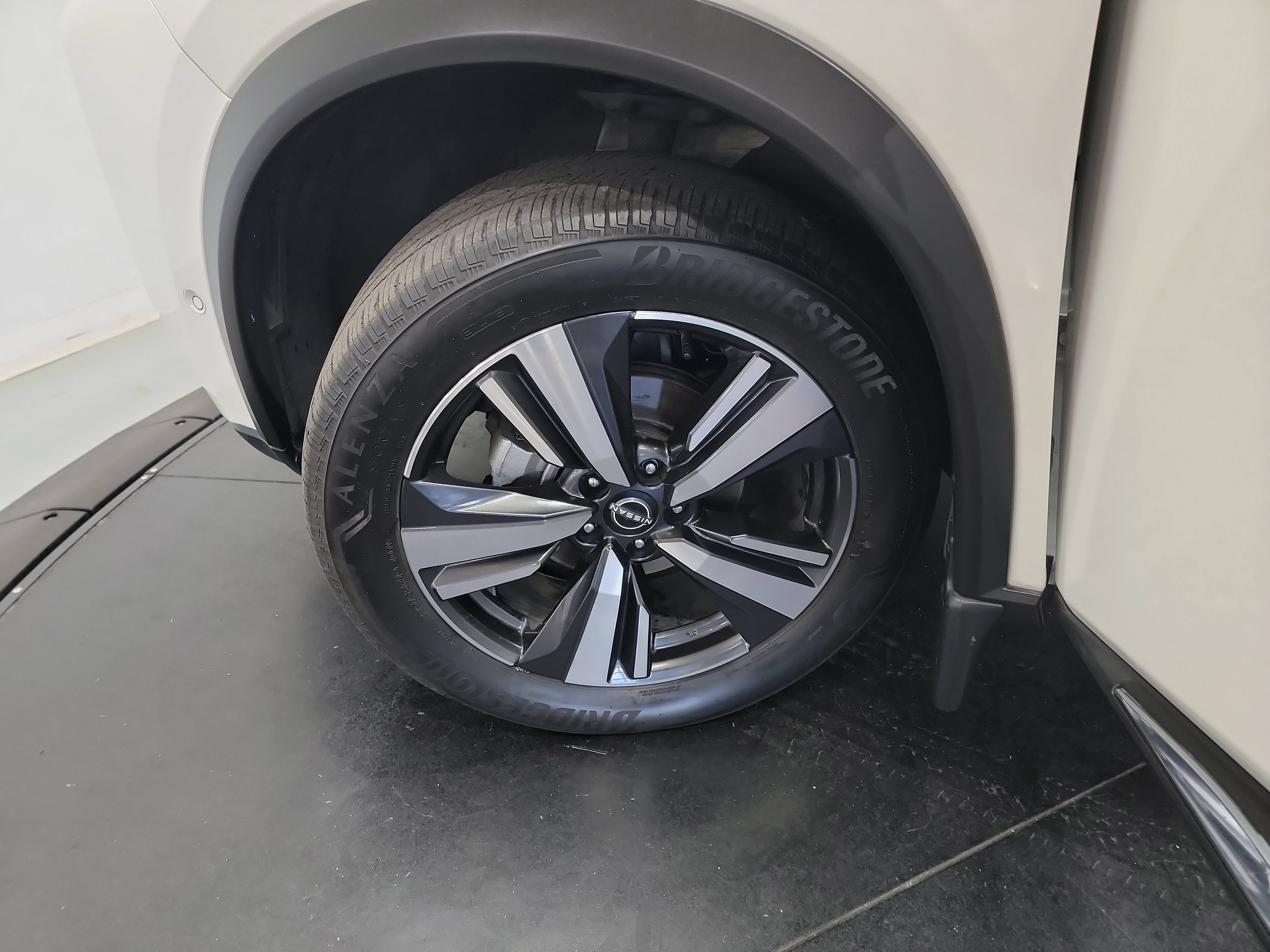 Used 2023 Nissan Rogue Platinum FWD image 30