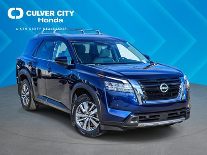 Used 2023 Nissan Pathfinder SL