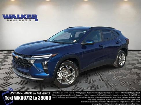 Used 2024 Chevrolet Trax LT w/ LT Convenience Package FWD image 1