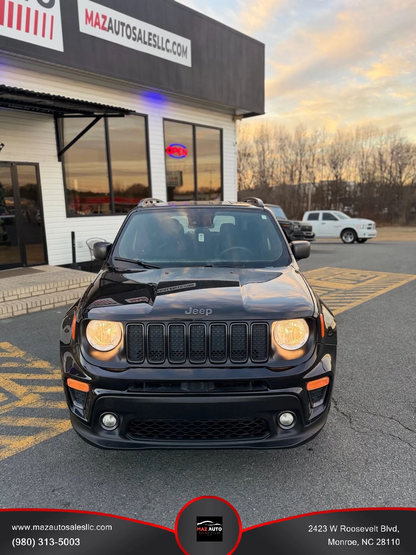 Used 2021 Jeep Renegade Latitude FWD image 2