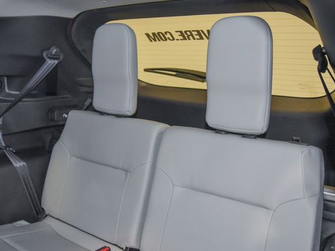 Used 2025 Mitsubishi Outlander SE image 7