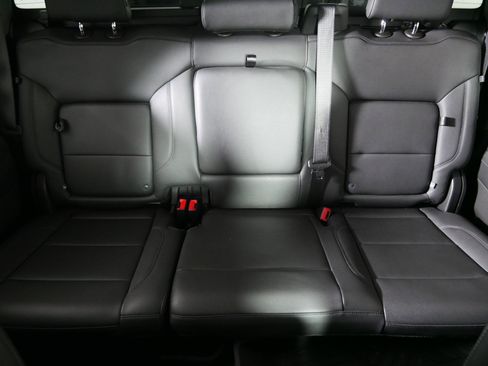 Used 2025 Chevrolet Silverado 1500 LT Trail Boss w/ LT Trail Boss Premium Package image 13