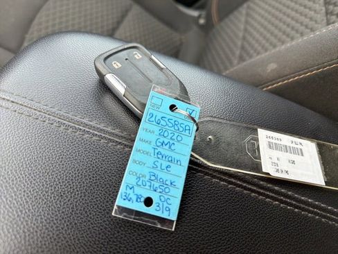 Used 2020 GMC Terrain SLE w/ Elevation Edition image 18