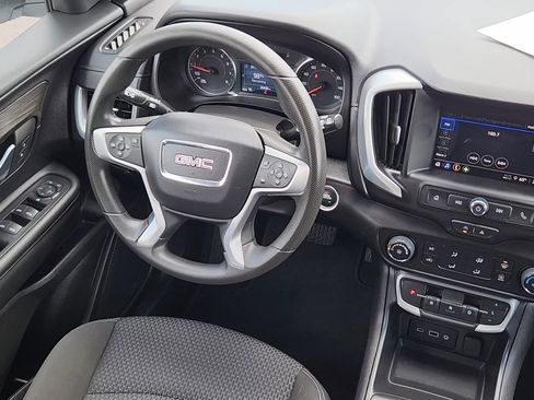 Used 2024 GMC Terrain SLE AWD/4WD image 5