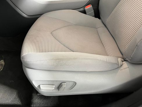 Used 2023 Toyota Highlander LE image 11