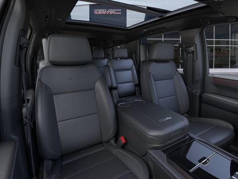 New 2026 GMC Yukon Denali w/ Advanced Technology Package AWD/4WD image 17
