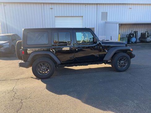 Used 2024 Jeep Wrangler Sport S image 8