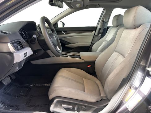 Used 2019 Honda Accord EX image 9