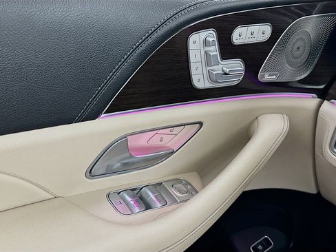 Used 2024 Mercedes-Benz GLS 450 4MATIC image 15