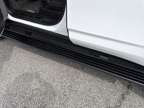 Used 2025 GMC Yukon AT4 Ultimate w/ LPO, Floor Liner Package AWD/4WD image 37