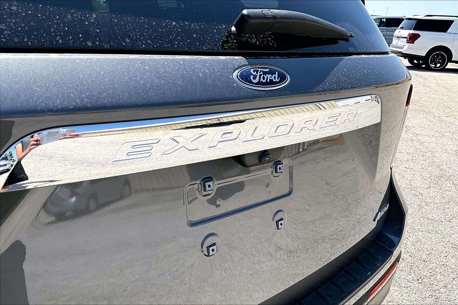 Used 2023 Ford Explorer XLT w/ Equipment Group 202A AWD/4WD image 33