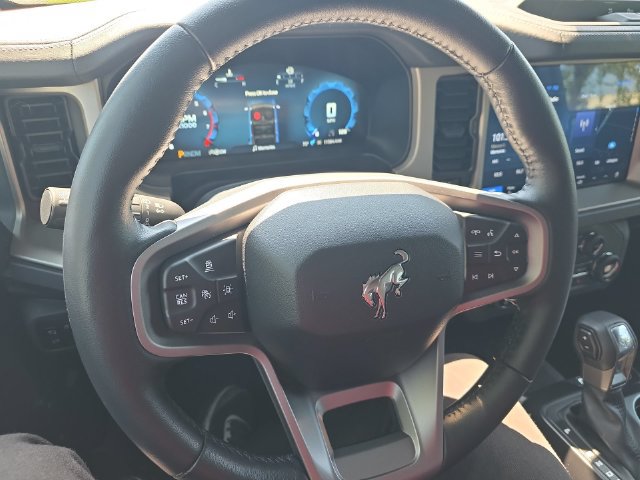 Used 2025 Ford Bronco Outer Banks AWD/4WD image 16